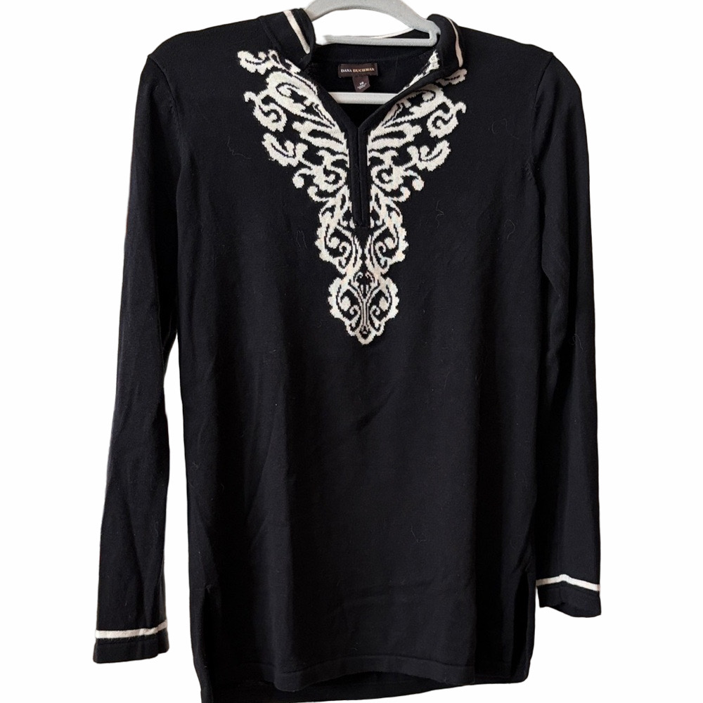 Dana Buchman black and white sweater.XS